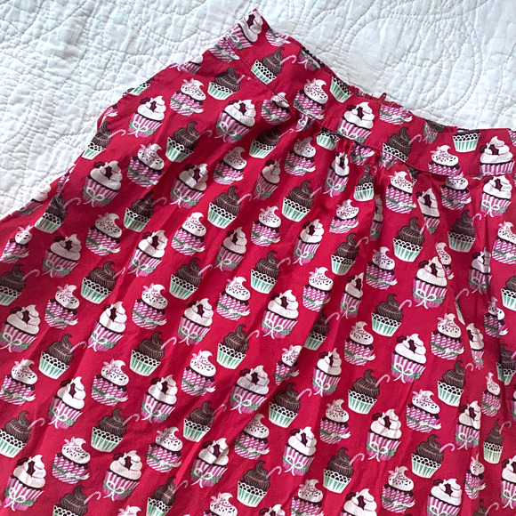 🧁❤️ ModCloth Baking Spirits Bright Cupcake Skirt - Picture 4 of 7